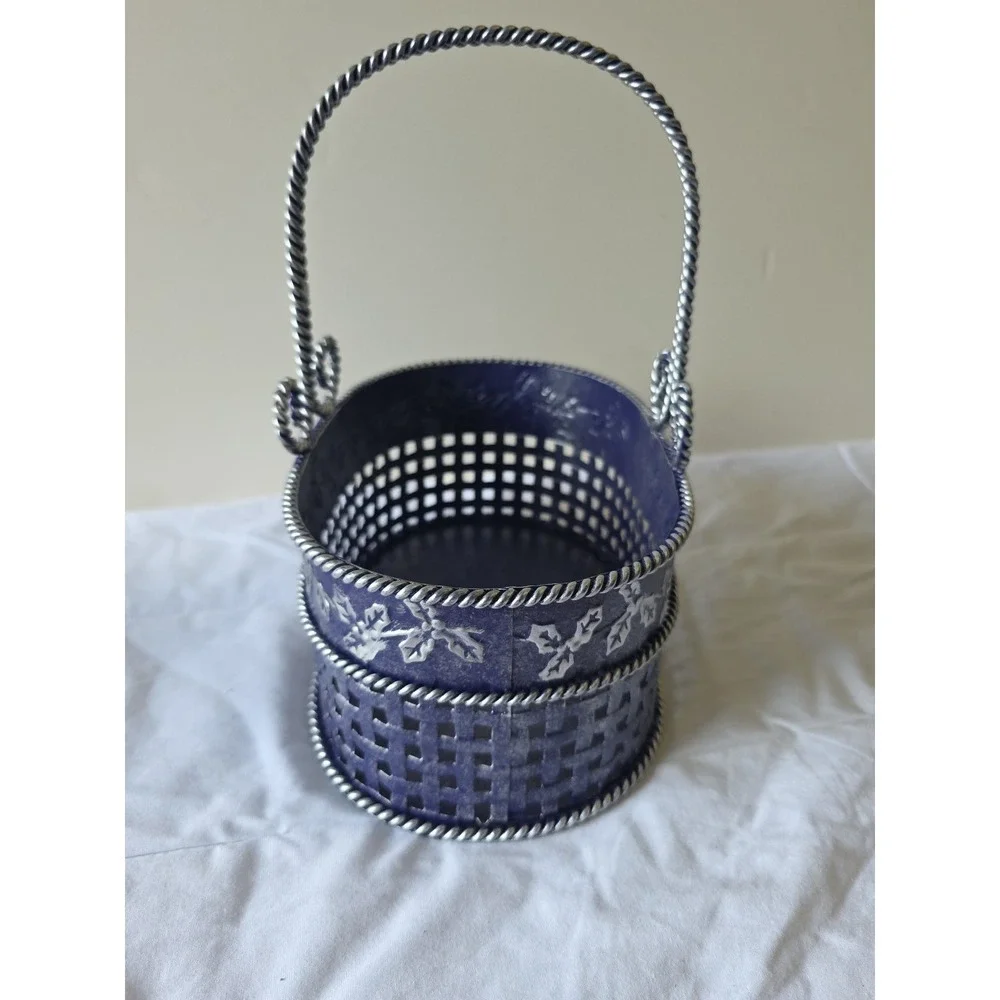 Metal Basket Blue And Silver With‎ Holly Leaves And Handle